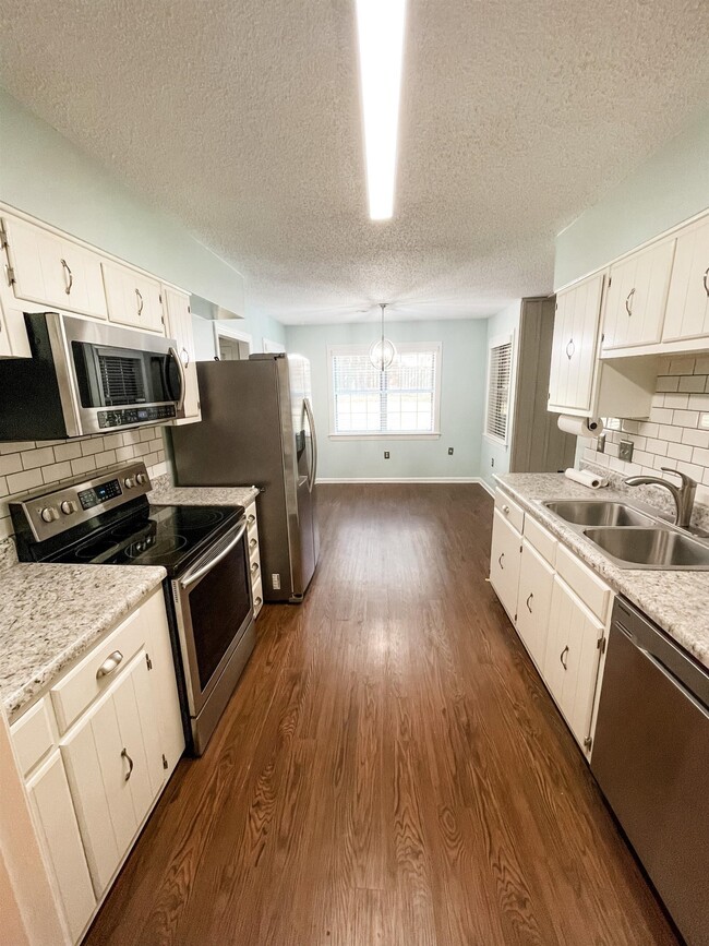 Building Photo - 5372 Edenshire Cove