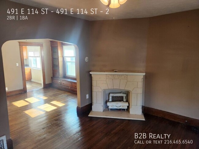 Building Photo - "Charming 2 Bed, 1 Bath Haven: Your Perfec...