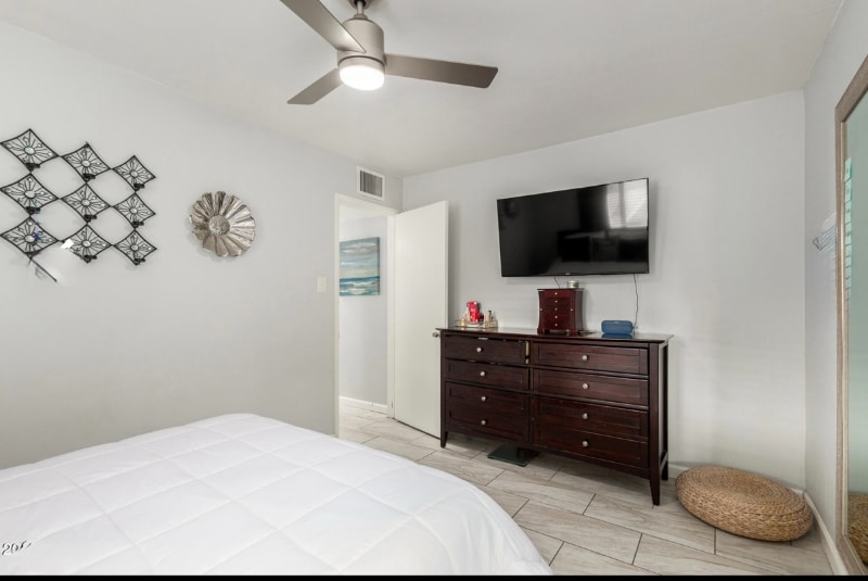 Building Photo - 7320 N 17th Ave