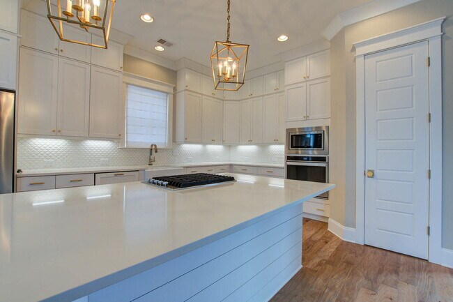 Building Photo - 1636 Juliana St