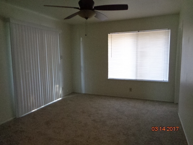 Building Photo - 312 Royal Oaks Dr