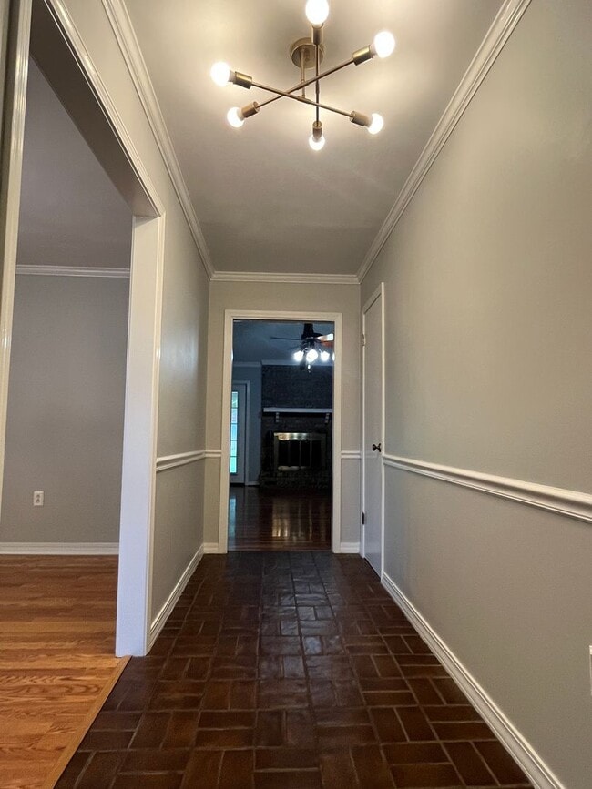 Building Photo - 617 Turtle Creek Dr