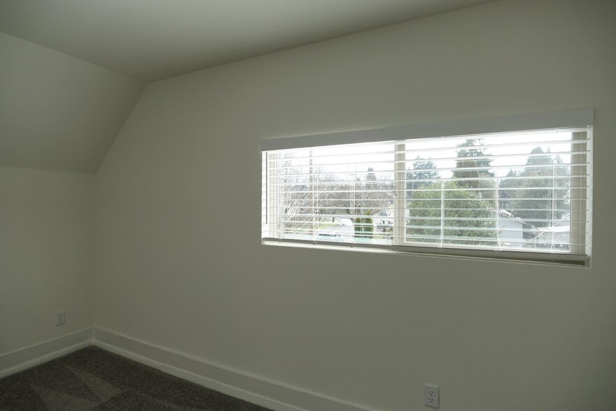 Building Photo - 3104 S 7th St