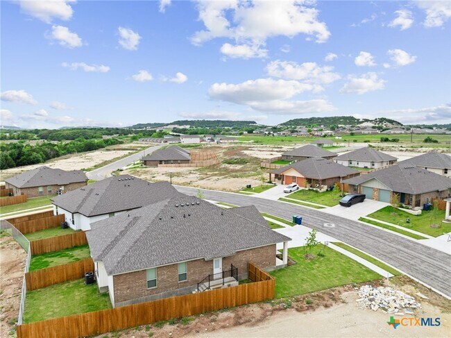 Building Photo - 117 Leon Ln