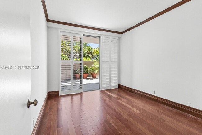Building Photo - 251 Crandon Blvd