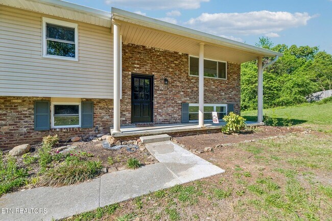 Building Photo - 12201 W Kingsgate Rd