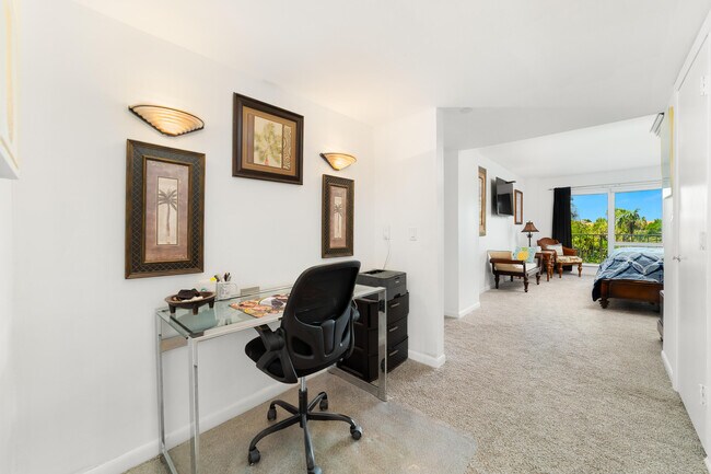 Building Photo - 4301 N Ocean Blvd