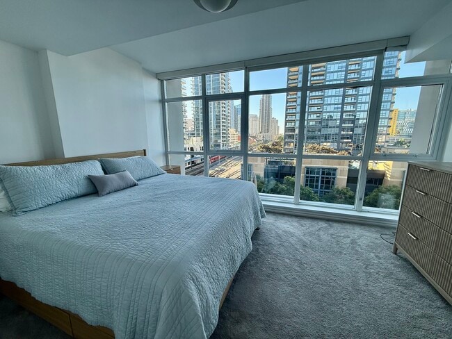 Building Photo - 1431 Pacific Hwy