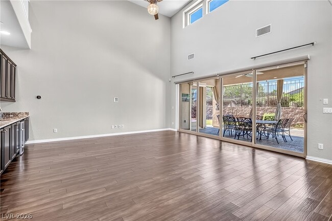 Building Photo - 2852 Josephine Dr