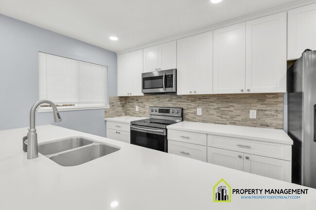 Building Photo - Charming 3-Bed Oasis with 2 Full Baths in Sacramento's Serene Pocket Neighborhood