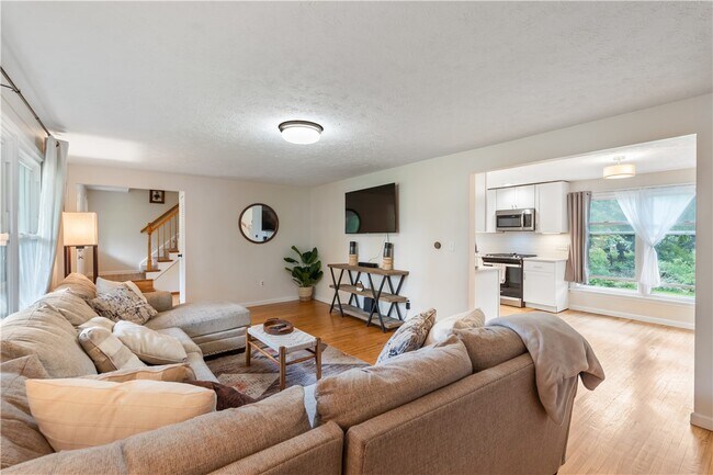 Building Photo - 20 Paddington Dr