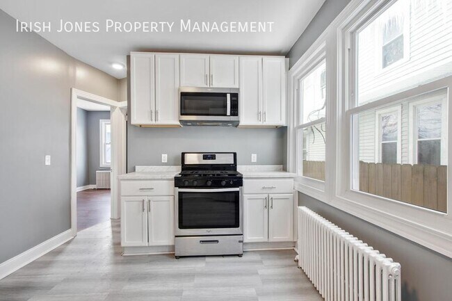 Building Photo - 190 Whitney Pl