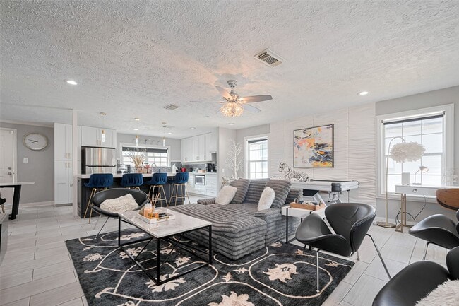 Building Photo - 5114 Grantwood St