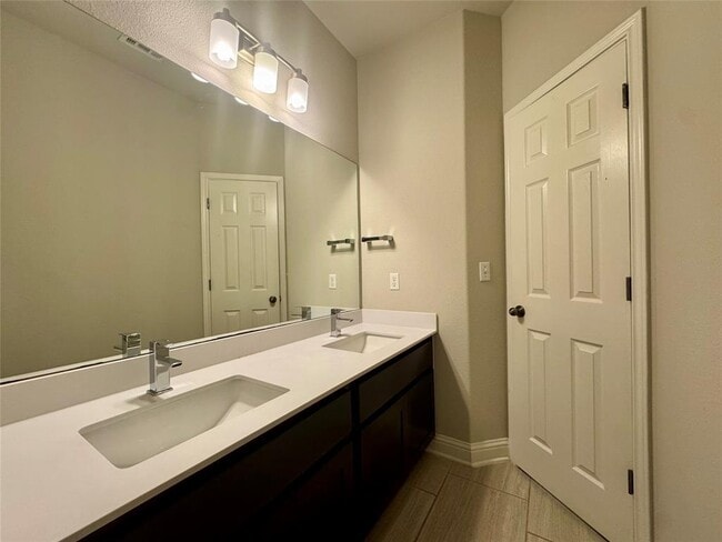 Building Photo - 12524 Ondara Dr
