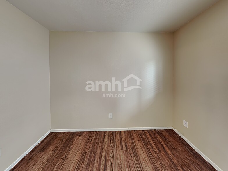 Building Photo - 6358 W Haleh Ave