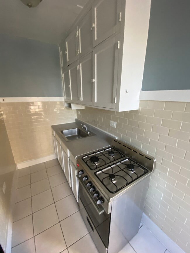 Building Photo - 4236 N Broadway St