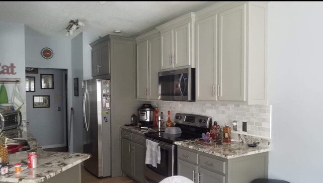 Building Photo - 103 Lantana Ct