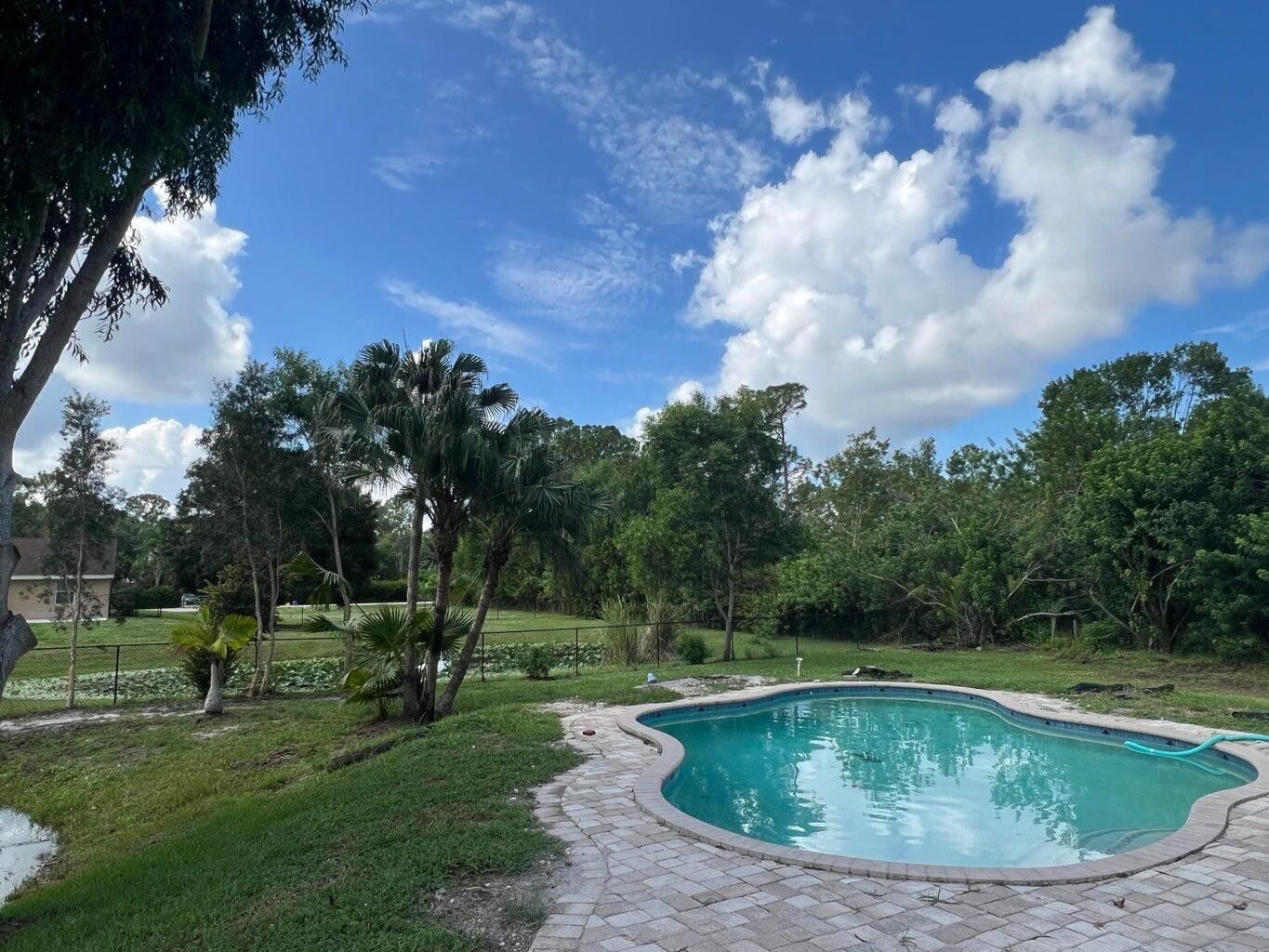 Building Photo - 12816 67th St N