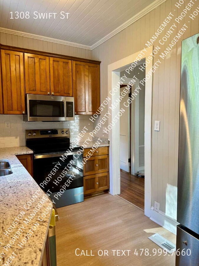 Building Photo - 1308 Swift St