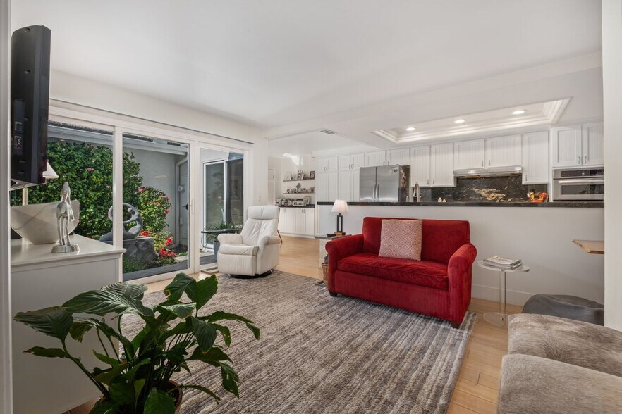 Building Photo - 10 Rue Grand Vallee