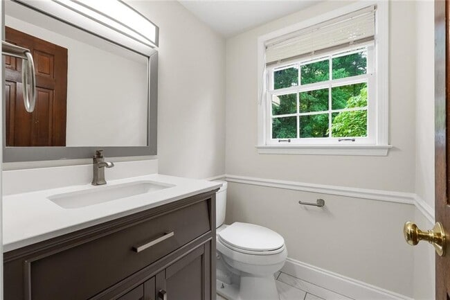Building Photo - 3731 Dunwoody Club Dr