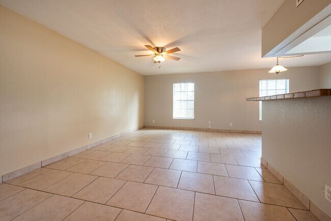 Building Photo - 1240 NW 6th Ave