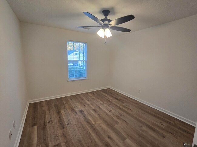 Building Photo - 496 Connemara Trail