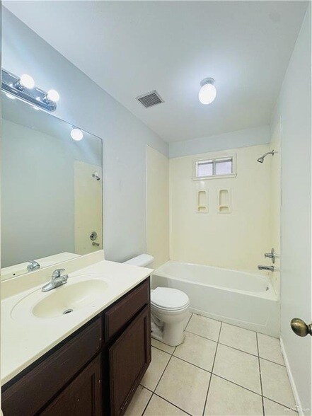 Building Photo - 1409 W Prosperity Dr