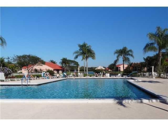 Building Photo - 7677 Lexington Club Blvd