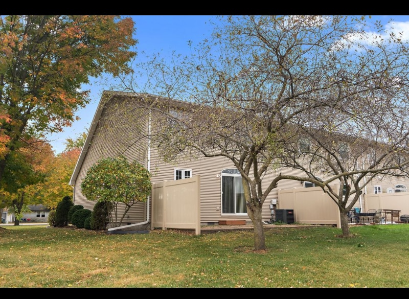 Building Photo - 1394 E Armour Rd