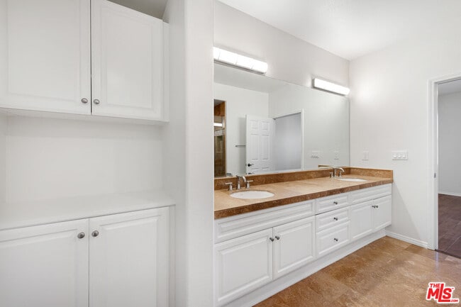 Building Photo - 13080 Pacific Promenade