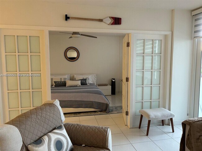 Building Photo - 3725 S Ocean Dr