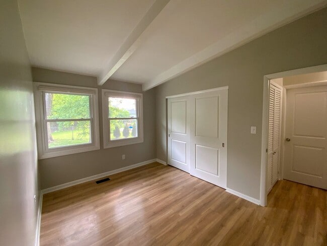 Building Photo - Charming 3 Bedroom Ranch in Heart of Upper Arlington