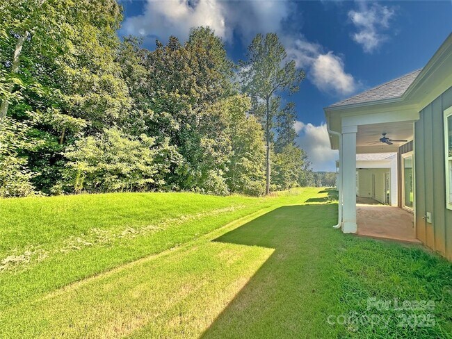 Building Photo - 4718 Anise Cir