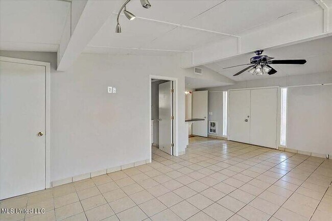 Building Photo - 4750 Old Canton Rd