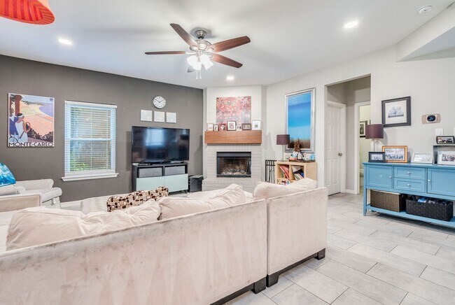 Building Photo - 10803 Sans Souci Pl