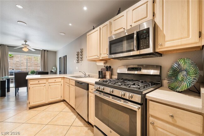 Building Photo - 1626 Hennepin Dr