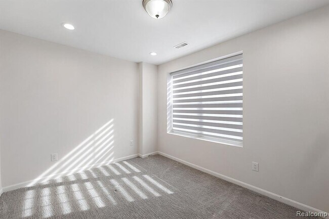 Building Photo - 2884 Glenbar Cir