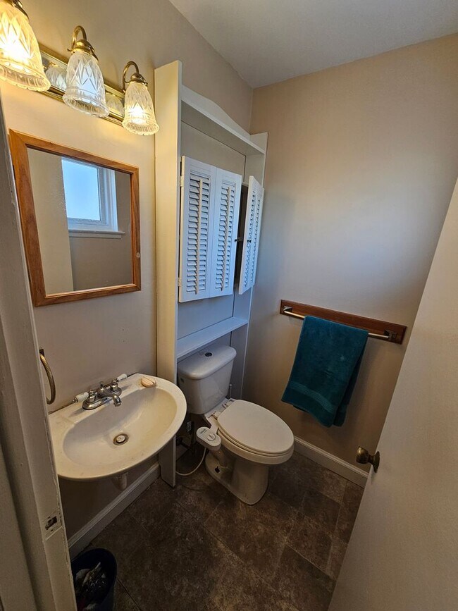 Building Photo - Come see your new home!