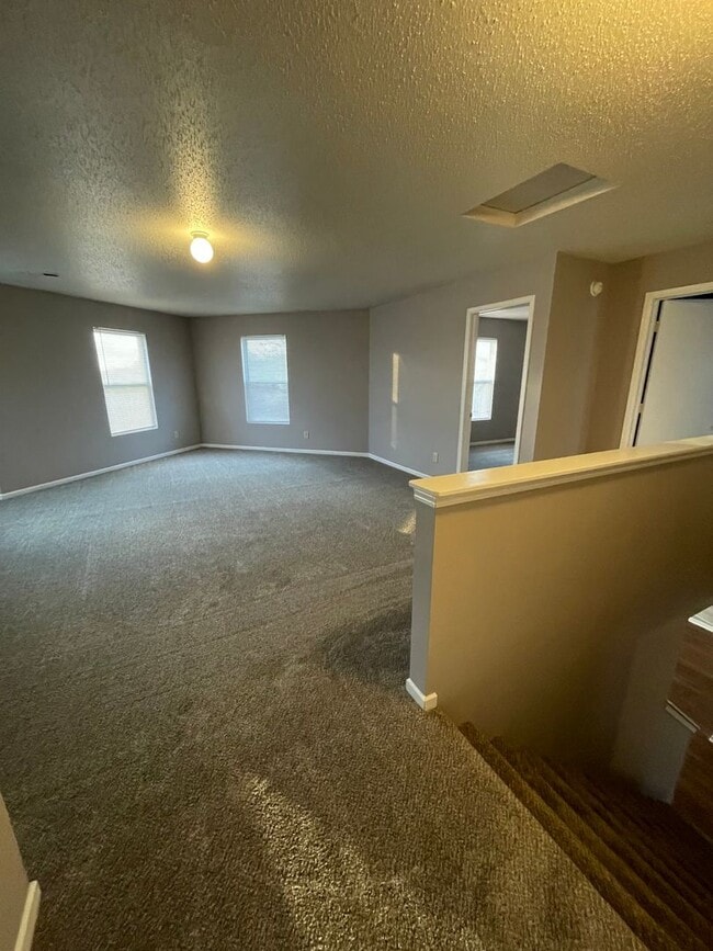 Building Photo - Franklin Twp - 3 BR 2 story