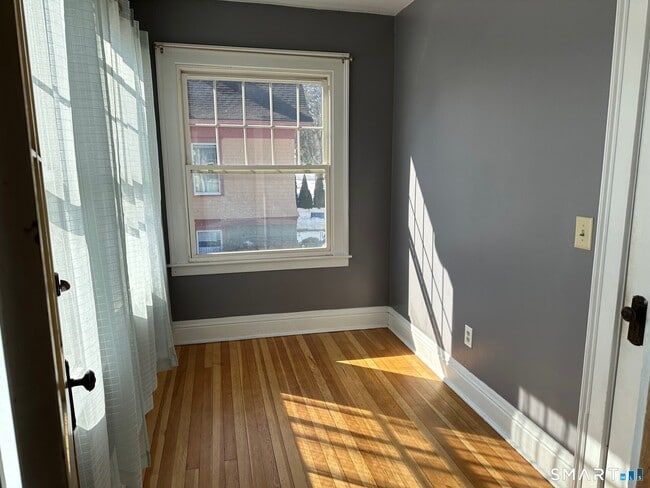 Building Photo - 184 S Main St