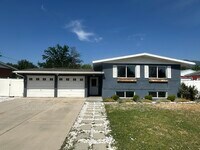 Building Photo - 444 Owens St