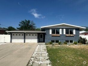Building Photo - 444 Owens St