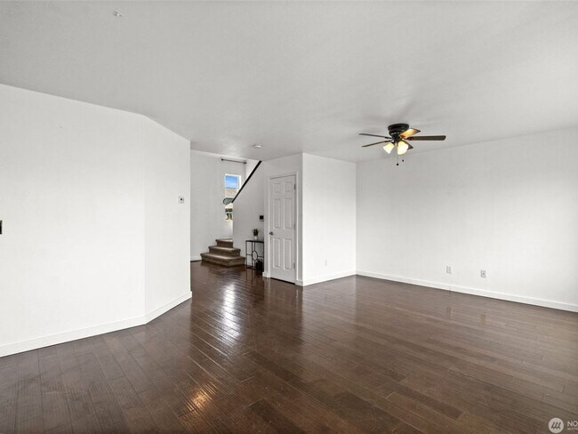 Building Photo - 16602 Greenleaf Ave SE
