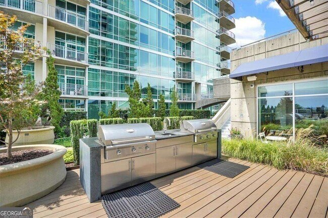 Building Photo - 923 Peachtree St NE