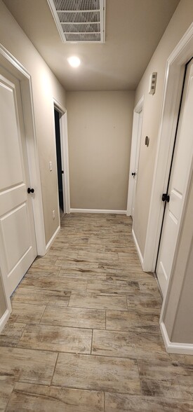 Building Photo - 10472 Turtle Back Dr
