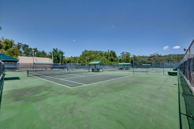 Building Photo - 2581 Carambola Cir N