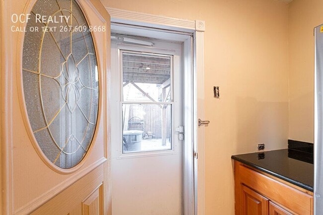 Building Photo - 1532 Christian St