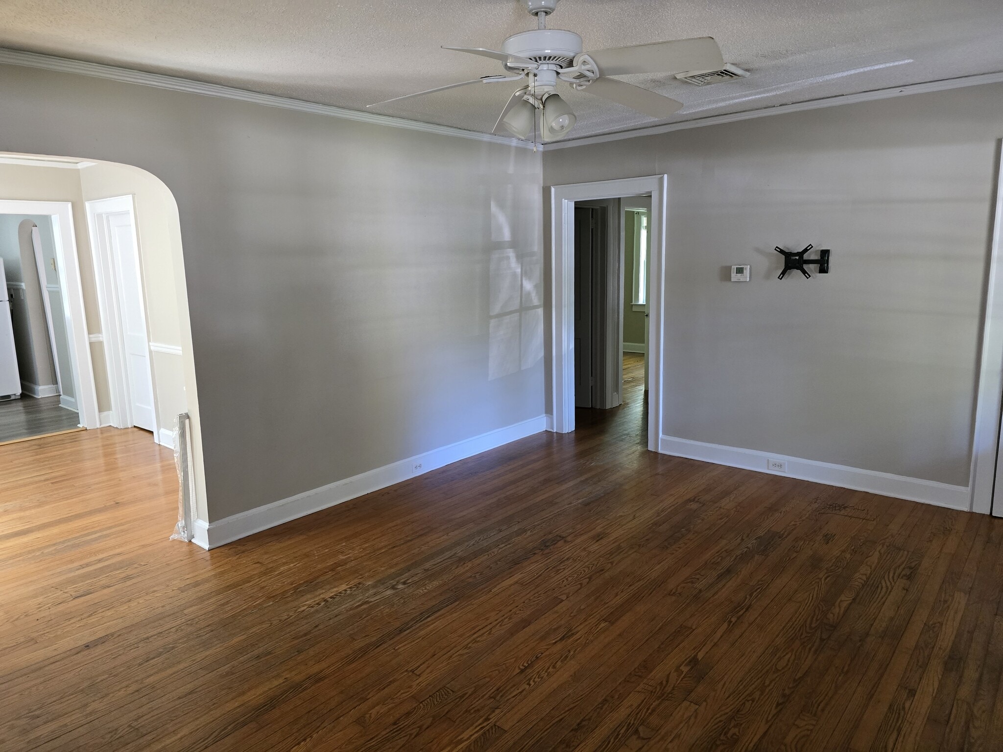 Building Photo - 4928 Oleander Dr