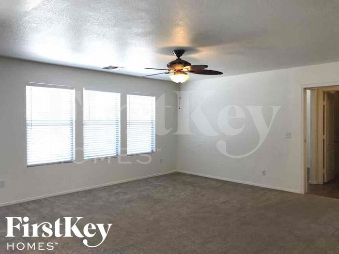 Building Photo - 9032 E Pampa Ave